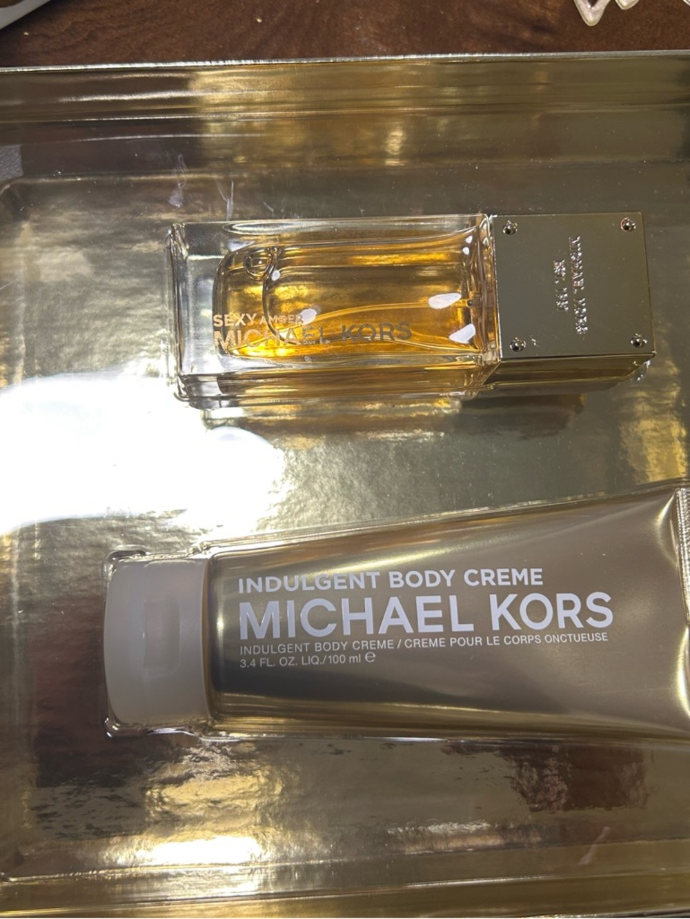 Michael Kors Gold and White Fragrance Box - Picture 3 of 4